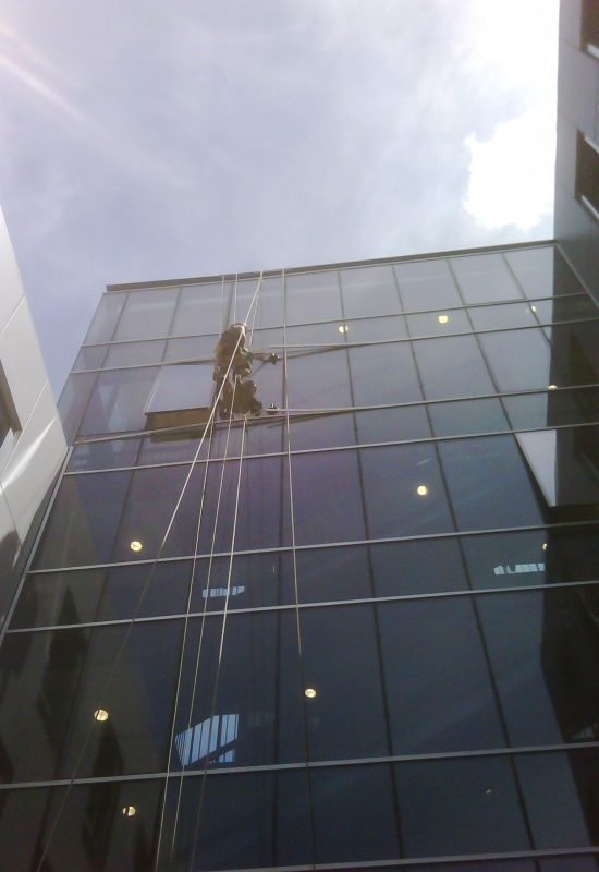 Réparation de store en hauteur à Lyon