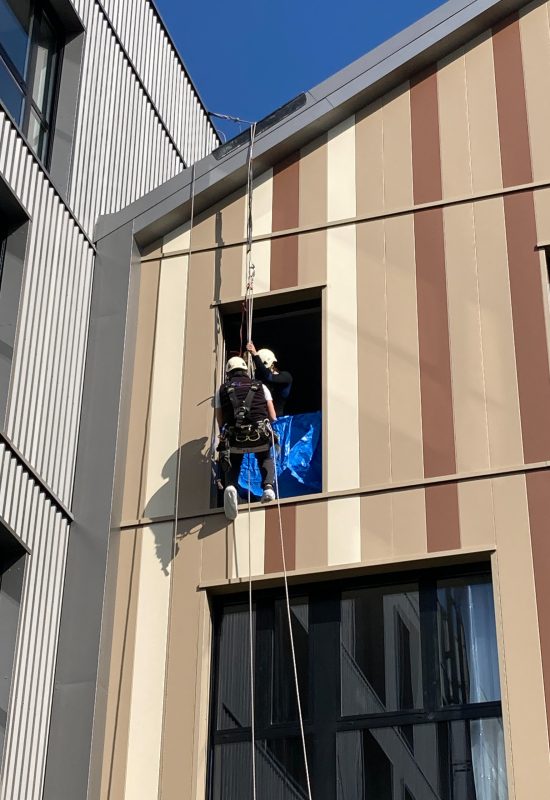 Pose de volet roulant en hauteur à Lyon