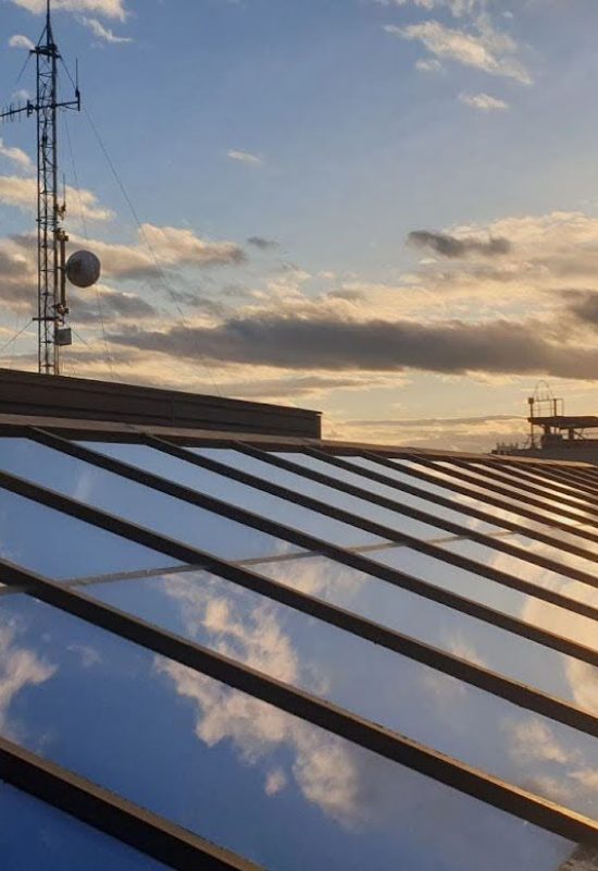 Nettoyage de vitres en hauteur avec accès sur cordes à Lyon